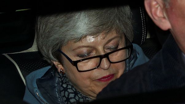 May in cerca di una via d'uscita sulla Brexit: "Dimissioni in cambio del sì all'accordo" May in cerca di una via d'uscita sulla Brexit: "Dimissioni in cambio del sì all'accordo"