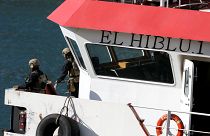 Llega a Malta el barco secuestrado por inmigrantes