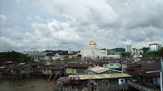 Brunei eşcinsellik ve zinaya ölüm cezası getiriyor