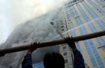 Banglades: Tűz egy irodaházban