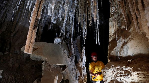 Gruta de sal "mais longa do mundo" é em Israel Gruta de sal "mais longa do mundo" é em Israel