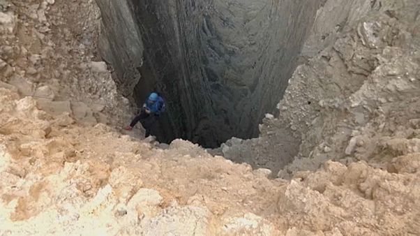 شاهد: اكتشاف أطول كهف ملحي في العالم في جبل سدوم شاهد: اكتشاف أطول كهف ملحي في العالم في جبل سدوم