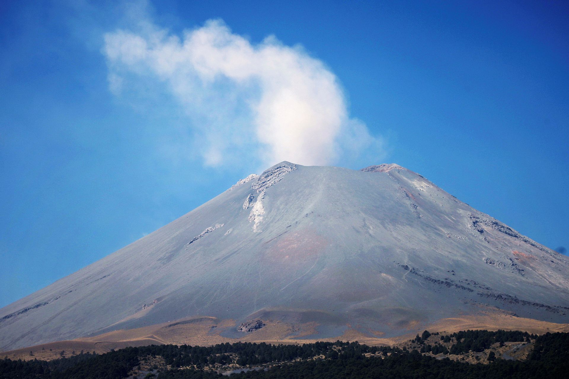 Popocatepetl schleudert glühende Asche 2,5 km weit Euronews