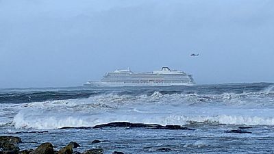 گلچین ویدئوهای بدون شرح هفته؛ از کشتی طوفان‌زده نروژی تا اسپایدرمن فرانسوی