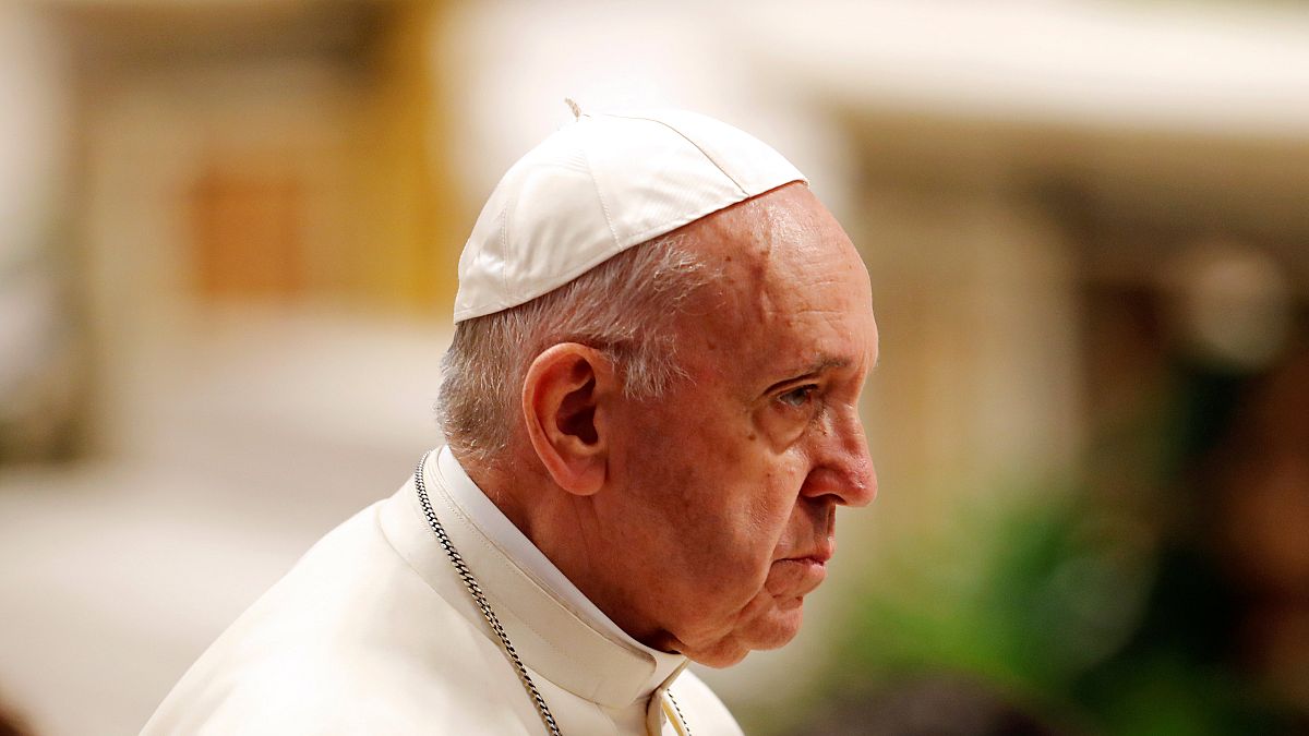 Papa reforça leis contra abuso de menores