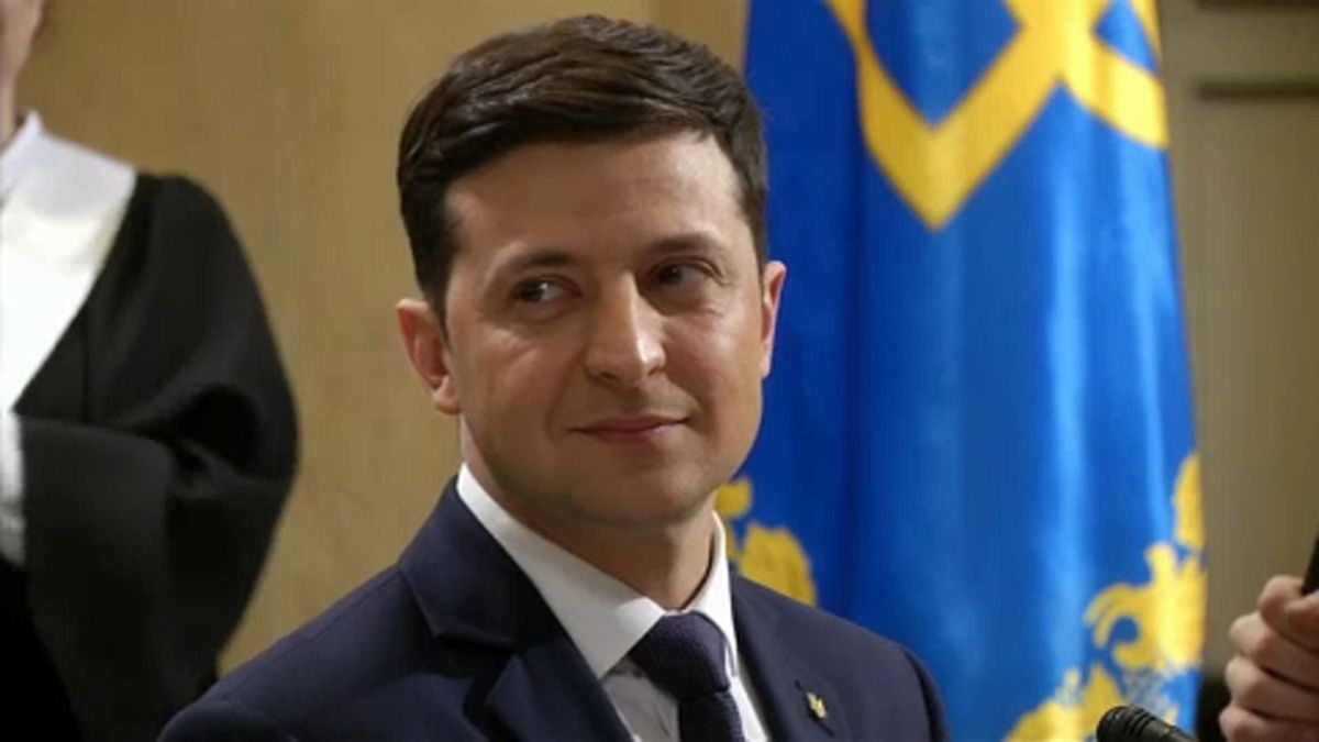 Az utolsó felmérés szerint is Zelenszkij az ukrán elnökválasztás fő esélyese
