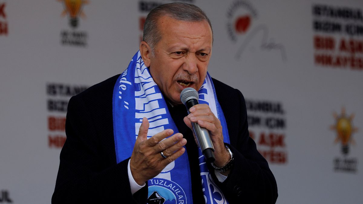 أردوغان: تركيا ستحل الأزمة بسوريا "في الميدان"