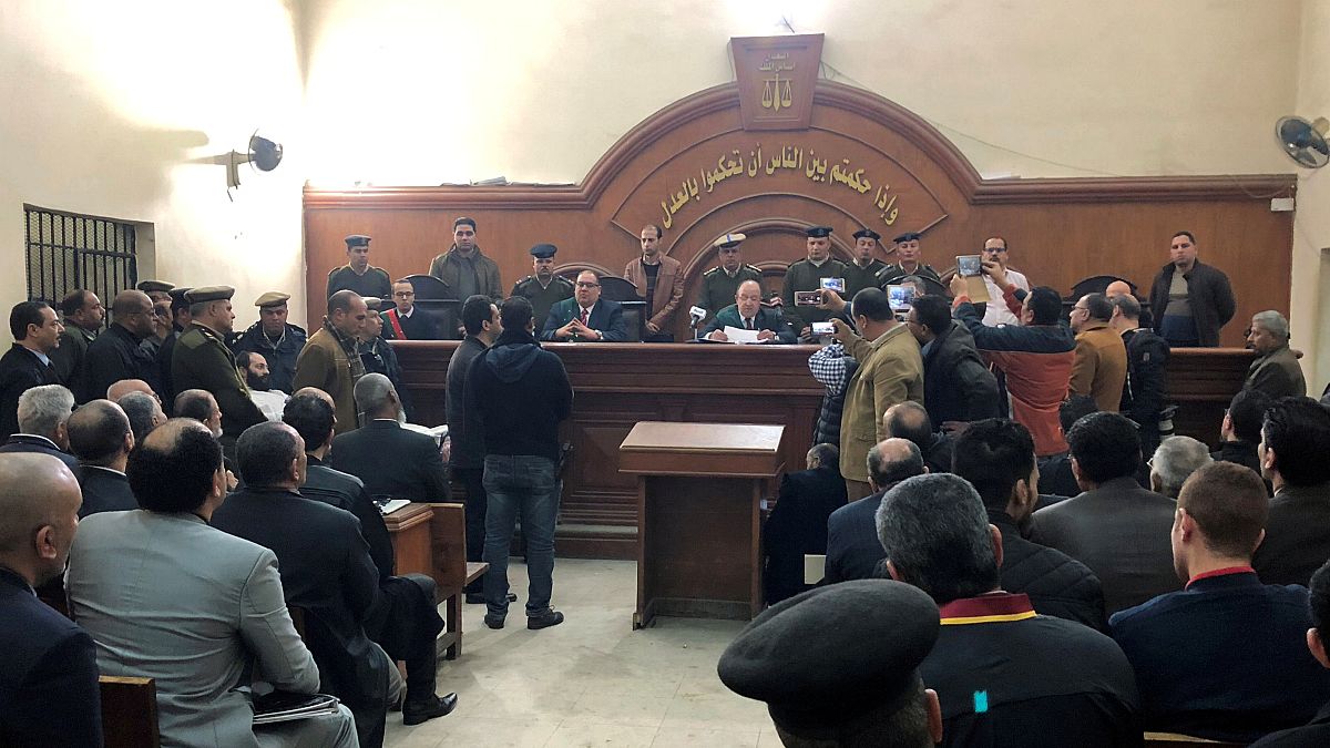 محكمة مصرية تخفف أحكاماً بالاعدام ضد 6 أشخاص أدينوا بقتل شرطي