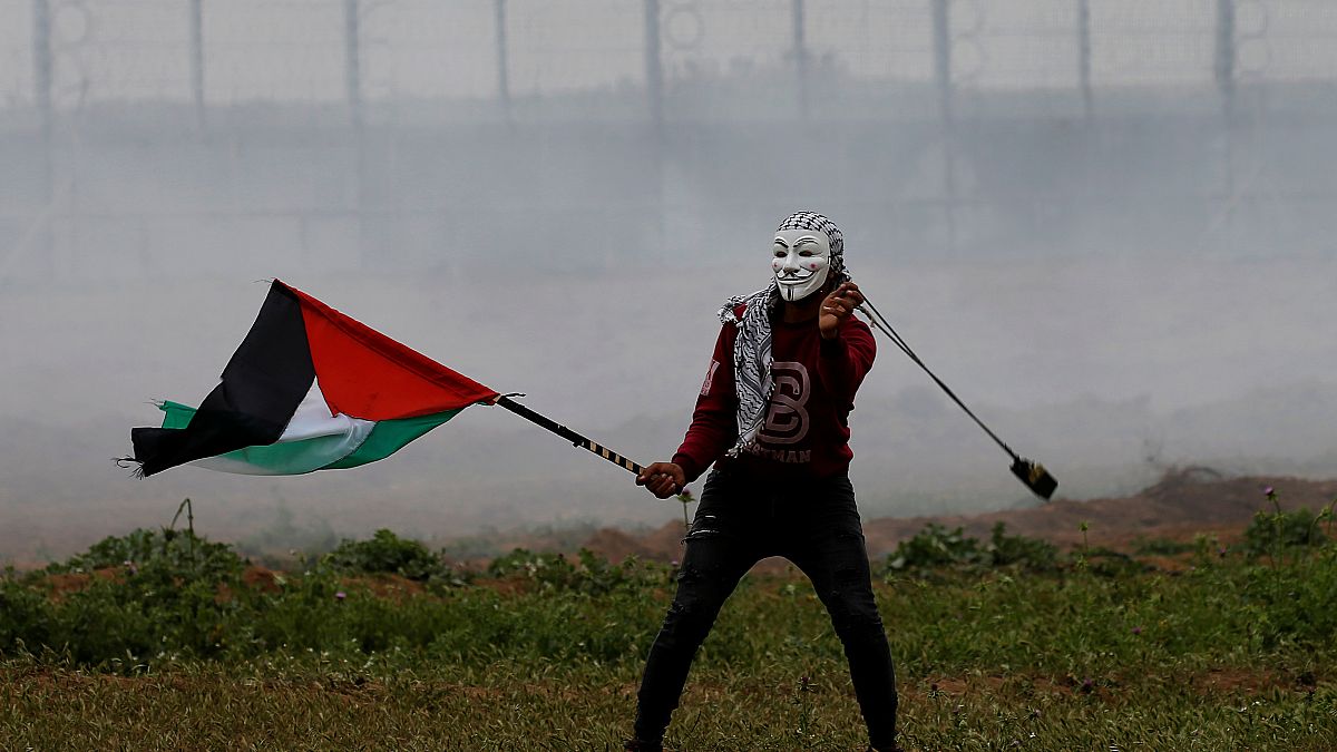 4 قتلى ومئات المصابين في مسيرات "يوم الأرض" بغزة 