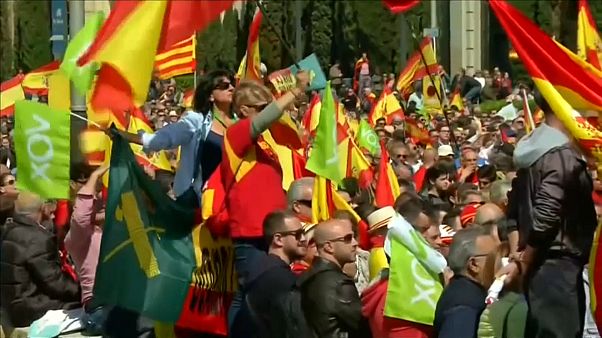 Barcelona: Für und gegen Vox Barcelona: Für und gegen Vox