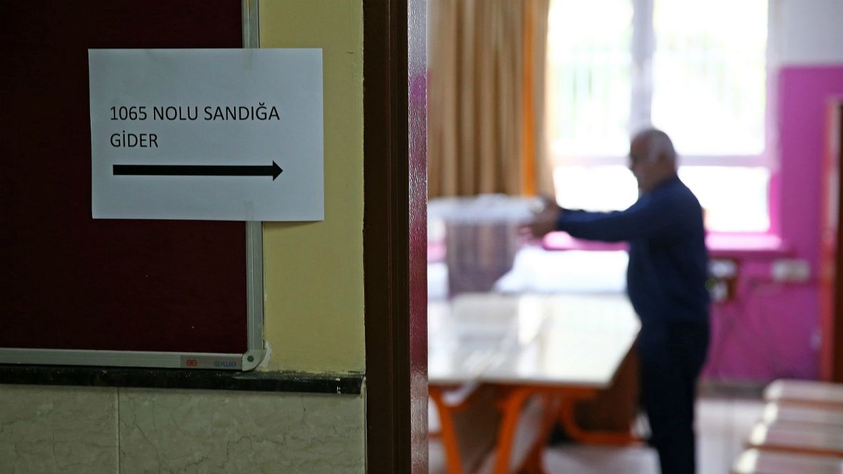 31 Mart yerel seçimleri için oy verme işlemi başladı
