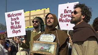 Verona ultimo giorno: governo diviso e proteste di piazza