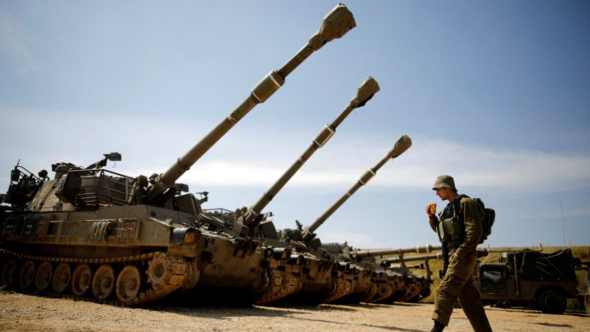  اسرائیل در پاسخ به حملات حماس نوار غزه را با گلوله های تانک هدف قرار داد