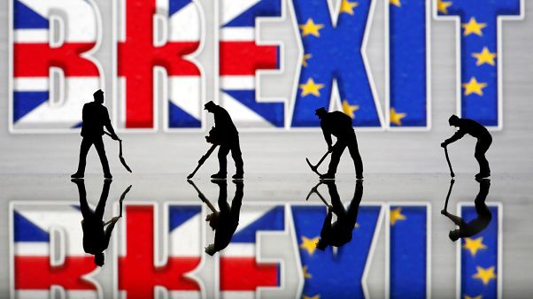 "Weicher" Austritt, Regierungsspaltung, Neuwahlen? Brexit-Woche wird turbulent "Weicher" Austritt, Regierungsspaltung, Neuwahlen? Brexit-Woche wird turbulent