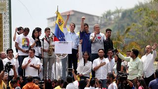 Gobierno y oposición se manifiestan en Venezuela tras el último apagón