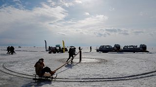 Jéghorgász-verseny a Bajkál-tavon