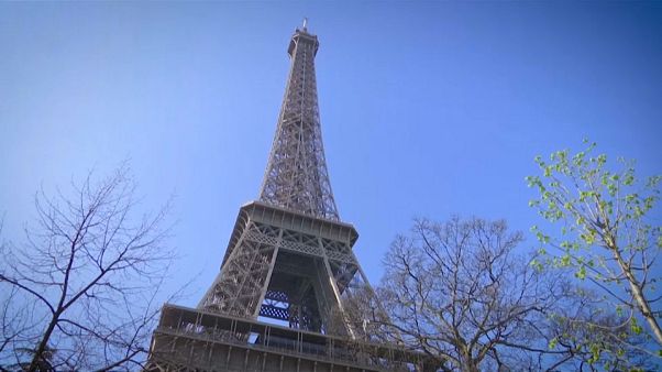 Torre Eiffel celebra 130 anos Torre Eiffel celebra 130 anos