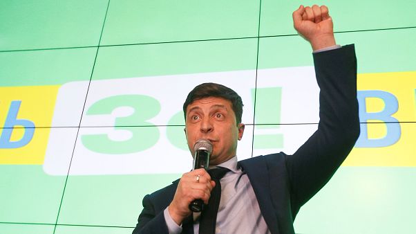 Зеленский и Порошенко лидируют в первом туре выборов - экзит-полы Зеленский и Порошенко лидируют в первом туре выборов - экзит-полы