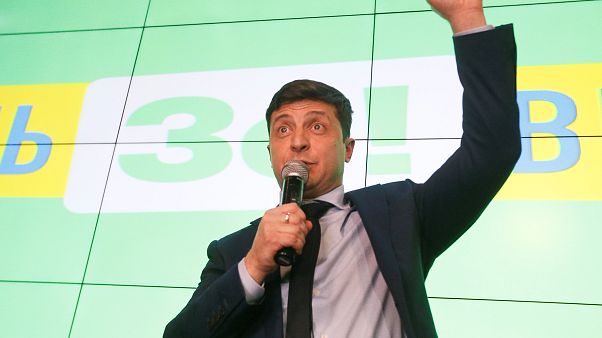 ممثل كوميدي يتصدر انتخابات الرئاسة الأوكرانية ممثل كوميدي يتصدر انتخابات الرئاسة الأوكرانية