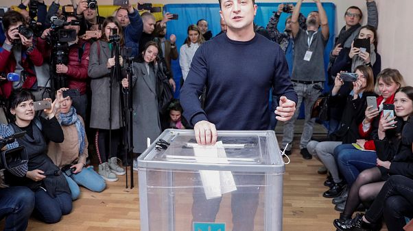 Ukraine-Wahl: Politik-Neuling Selenski laut Prognosen in Führung Ukraine-Wahl: Politik-Neuling Selenski laut Prognosen in Führung