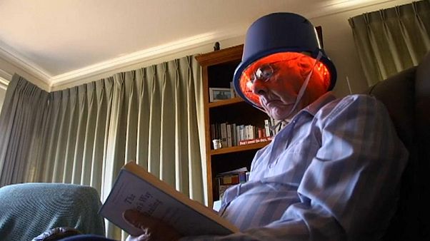 Австралийцы утверждают, что инфракрасный шлем помогает при Паркинсоне Австралийцы утверждают, что инфракрасный шлем помогает при Паркинсоне