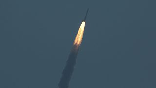 شاهد: وكالة الفضاء الهندية تطلق 29 قمرا صناعيا