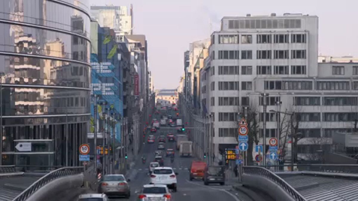 Bruxelles: stop auto inquinanti