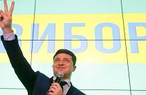 فرز الأصوات يؤكد تقدم الممثل الكوميدي زيلينسكي في الانتخابات الأوكرانية