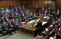 Brexit: "no deal" dietro l'angolo, bocciate anche mozioni alternative