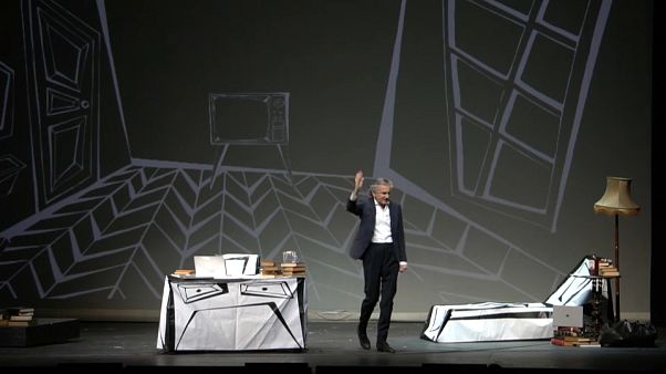 Philosoph Lévy tourt mit Pro-Europa-Theaterstück durch die EU Philosoph Lévy tourt mit Pro-Europa-Theaterstück durch die EU