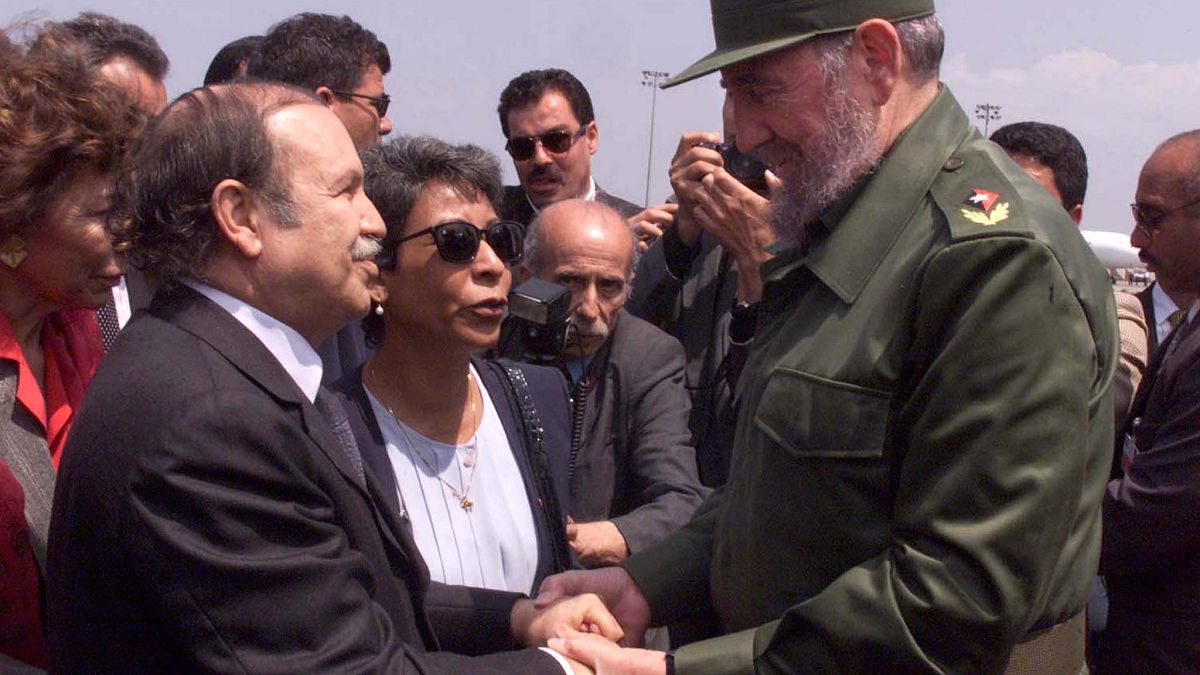 الرئيس الجزائري عبد العزيز بوتفليقة ونظيره الكوبي فيديل كاسترو
