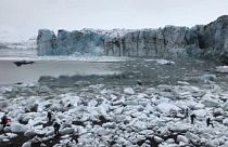 Video: turistas huyen tras el colapso de un enorme glaciar en Islandia