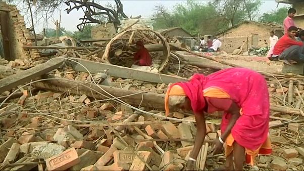 Tempestade no Nepal deixa rasto de destruição Tempestade no Nepal deixa rasto de destruição
