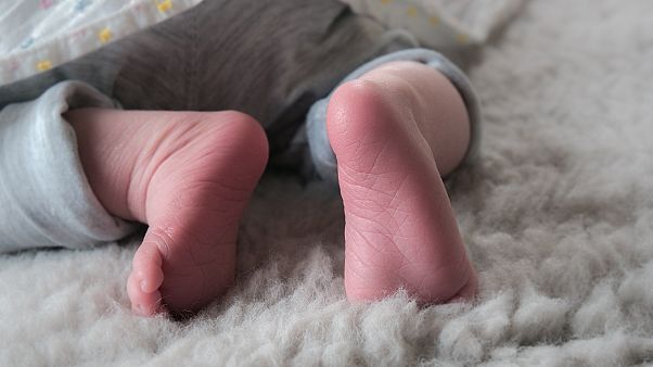 شرطة أريزونا تداهم منزل طفل مريض رفض والديه نقله إلى المستشفى شرطة أريزونا تداهم منزل طفل مريض رفض والديه نقله إلى المستشفى