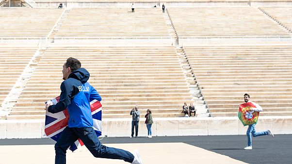 Ολυμπιονίκες πέταξαν χαρταετούς στο Παναθηναϊκό Στάδιο Ολυμπιονίκες πέταξαν χαρταετούς στο Παναθηναϊκό Στάδιο