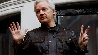 Lenín Moreno acusa a Assange de hackear su teléfono