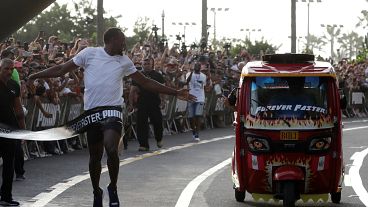 Video: Usain Bolt gösteri yarışında triportöre fark attı