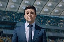 Stichwahl in der Ukraine: Selenskyjs bemerkenswerte Herausforderung zur Debatte im Olympiastadion
