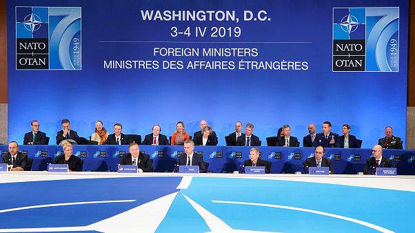 NATO ringt um künftige Abrüstung NATO ringt um künftige Abrüstung