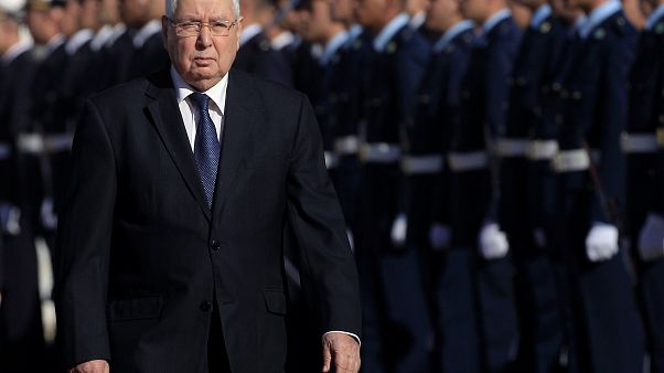 Los opositores dudan del presidente interino Abdelkader Bansalah Los opositores dudan del presidente interino Abdelkader Bansalah