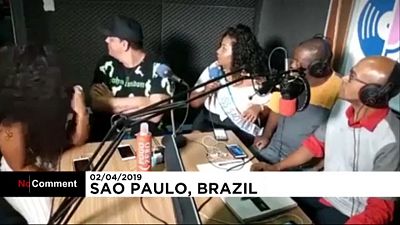  ویدئو؛ دزدی از استودیوی رادیو به هنگام پخش زنده در برزیل