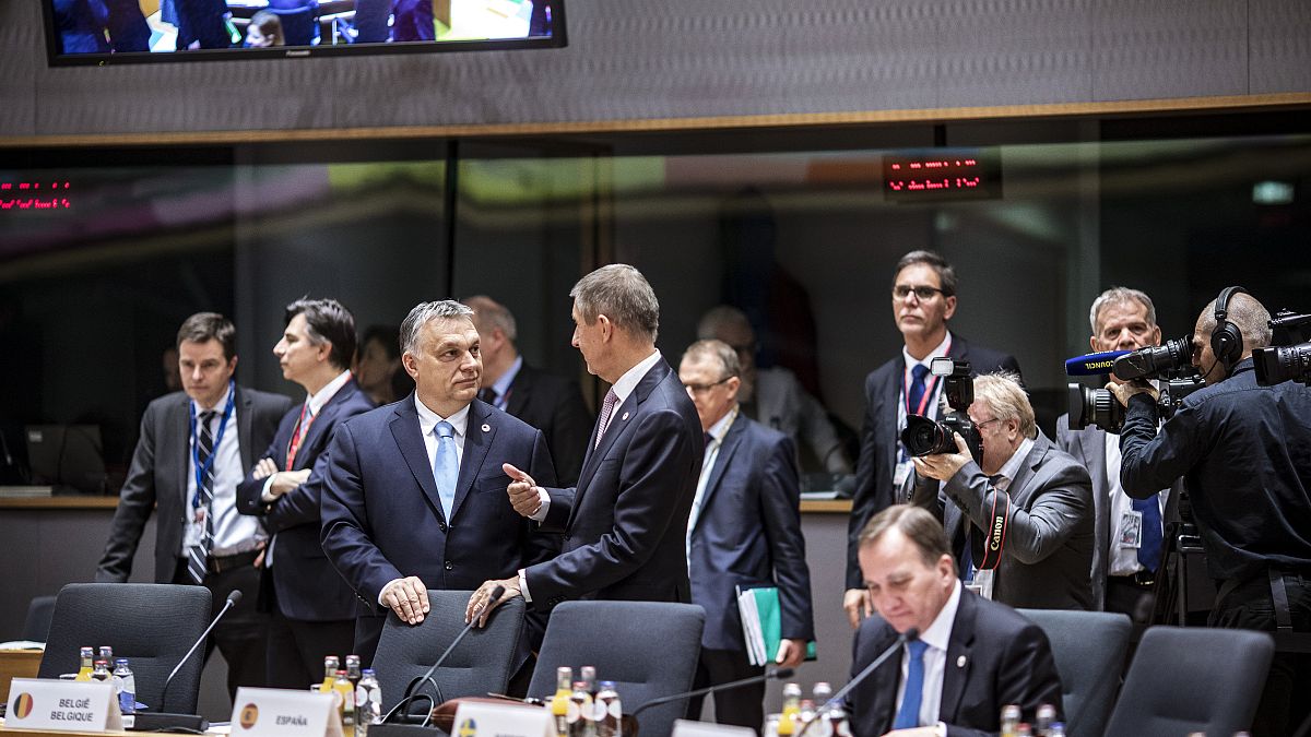 rbán Viktor magyar és Andrej Babis cseh kormányfő a márciusi EU-csúcson 