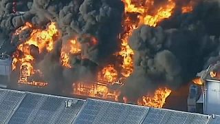 حريق مهول بمصنع لتخزين النفايات الخطيرة في مدينة مبلورن الأسترالية