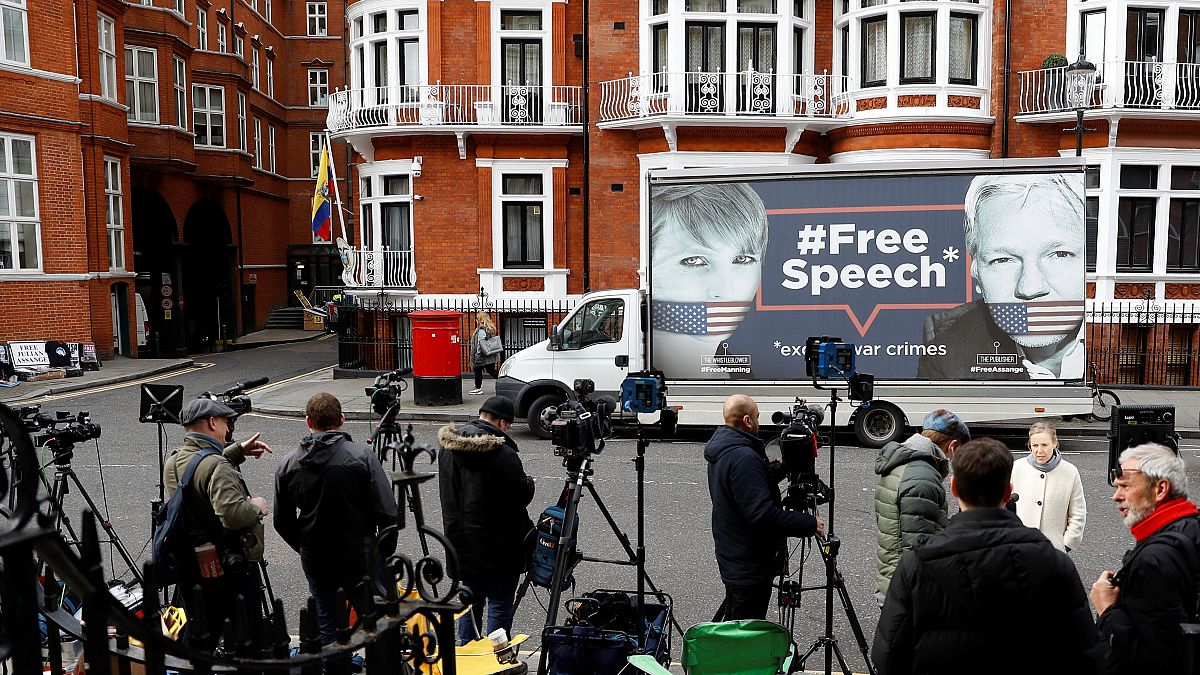 Ecuador pronto ad espellere Julian Assange dalla sua ambasciata a Londra