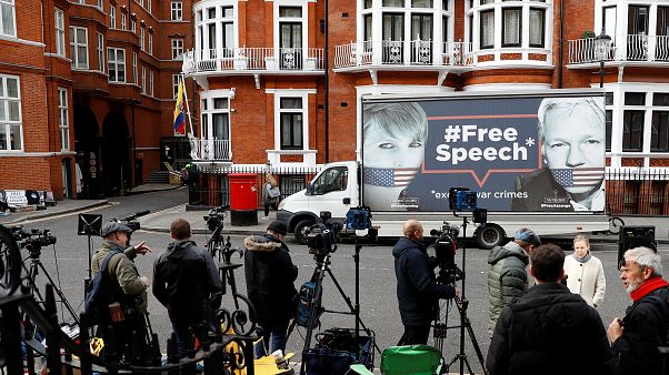 Ecuador pronto ad espellere Julian Assange dalla sua ambasciata a Londra Ecuador pronto ad espellere Julian Assange dalla sua ambasciata a Londra