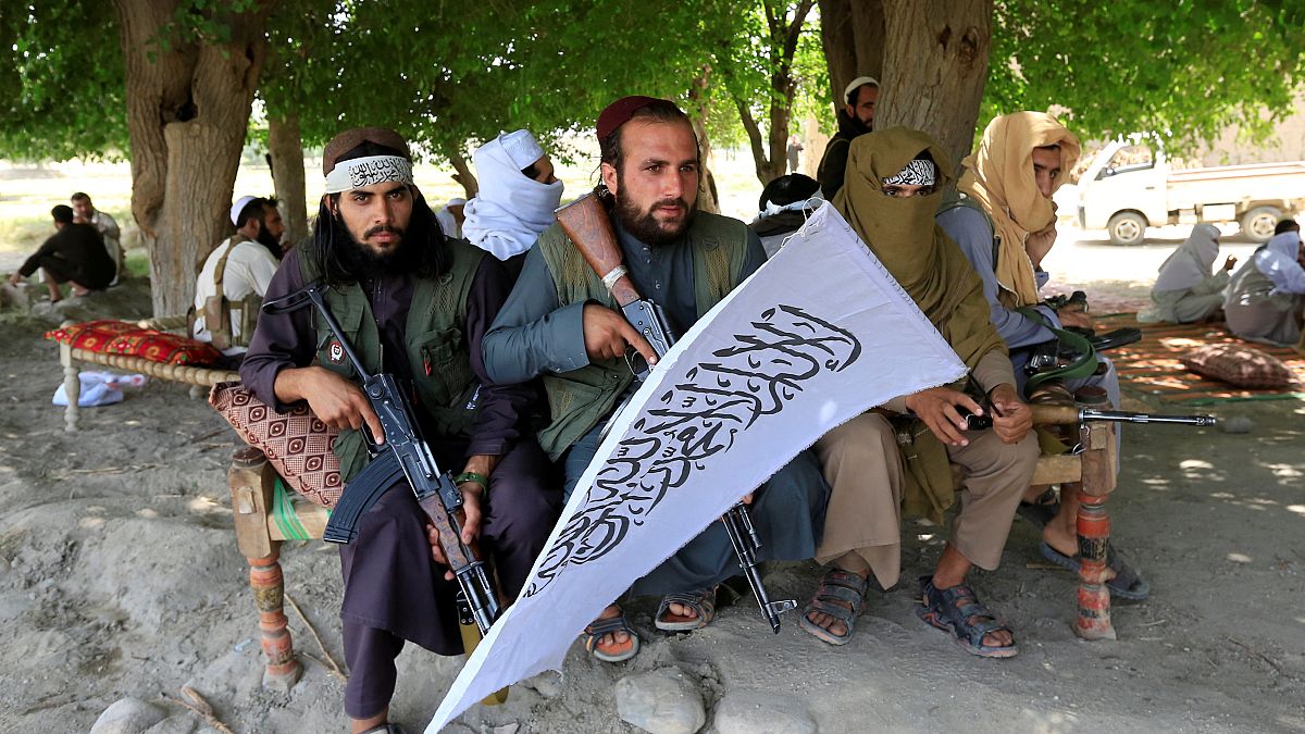 Afganistan'da Taliban saldırısında 36 asker öldü