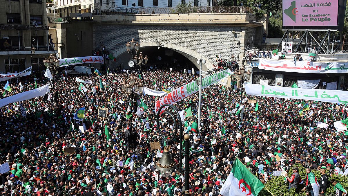 صورة ارشيفية لمظاهرات الجزائر