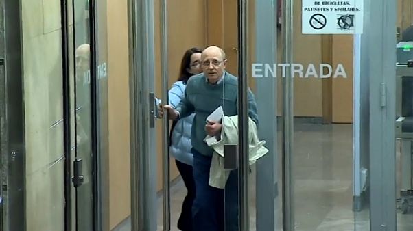 'Hala ölmek istiyor musun?': Eşinin ölümüne yardımcı olan koca gözaltı sonrası serbest 'Hala ölmek istiyor musun?': Eşinin ölümüne yardımcı olan koca gözaltı sonrası serbest