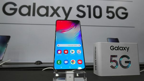 Dünyanın ilk 5G telefonu alt yapısı hazır olan Güney Kore'de satışa çıktı Dünyanın ilk 5G telefonu alt yapısı hazır olan Güney Kore'de satışa çıktı