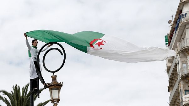Nach Bouteflika-Rücktritt: „Die müssen alle weg“ Nach Bouteflika-Rücktritt: „Die müssen alle weg“